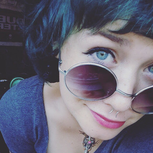 Renee Wade Photo 5