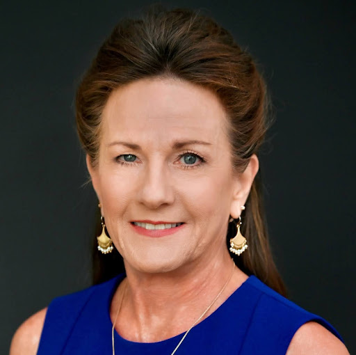 Angela Griffith Photo 43