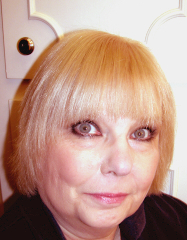 Vicki Anderson Photo 10