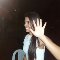 Laura Gutierrez Photo 21