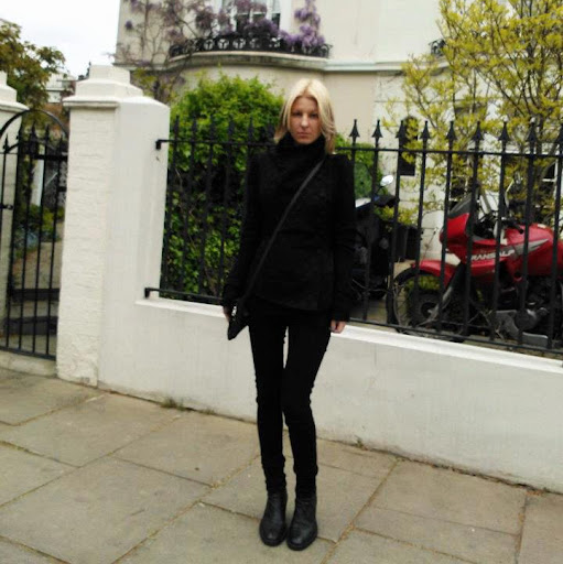Anna Frost Photo 33