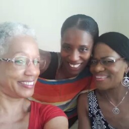 Angela Weathers Photo 17