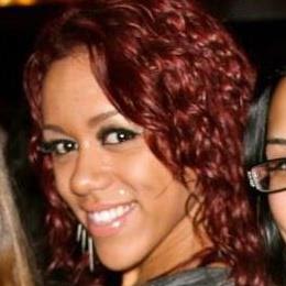 Stephanie Nicholas Photo 29