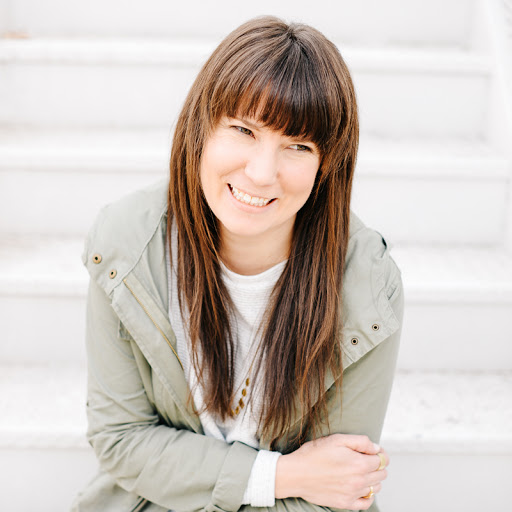 Laura Barnes Photo 20
