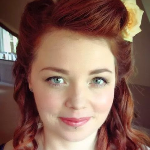 Emily Skinner Photo 16