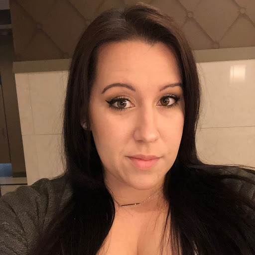 Alexis Ray Photo 10