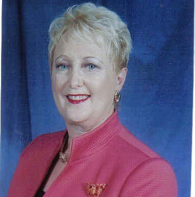 Linda Rhodes Photo 29