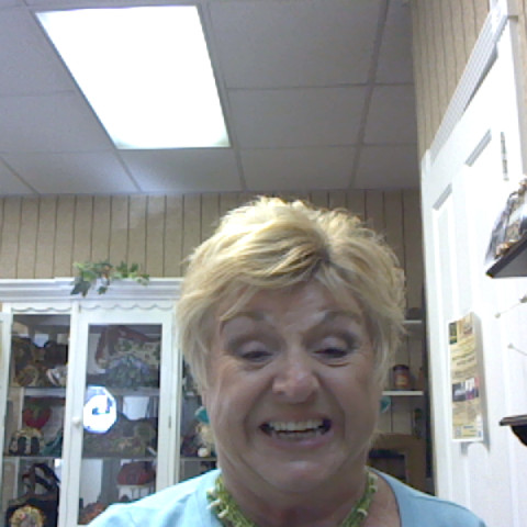 Linda Maxwell Photo 29
