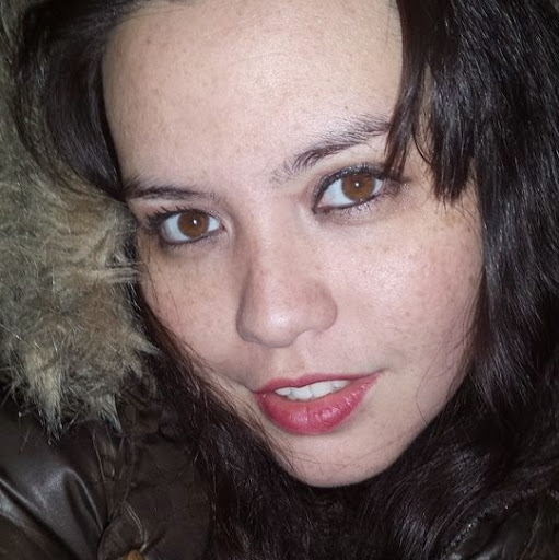 Elizabeth Howell Photo 11