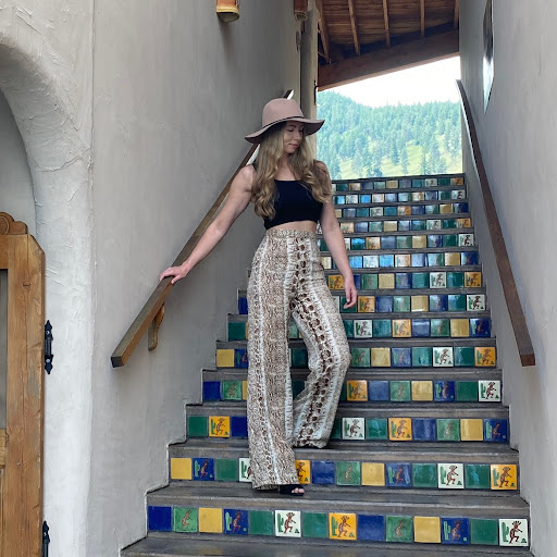 Sasha Russell Photo 5