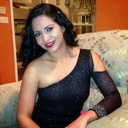 Claudia Aguiluz Photo 3