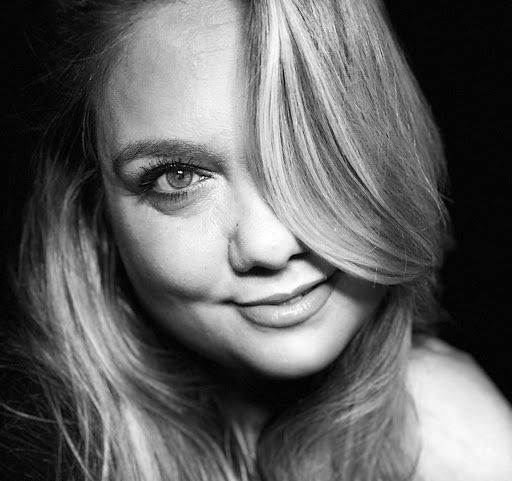 Jennifer Cleveland Photo 42