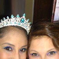 Melinda Gonzales Photo 7