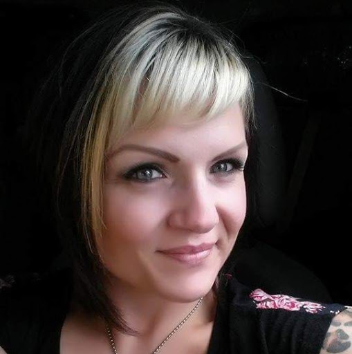 Robyn Holmes Photo 14