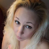 Amanda Applegate Photo 25