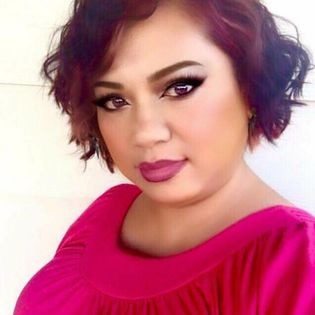 April Gonzales Photo 20