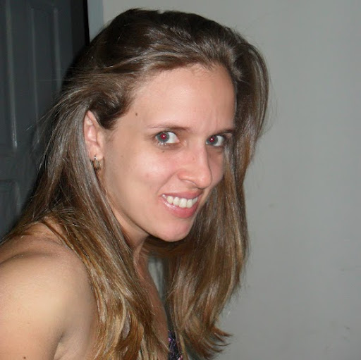 Catherine Gomes Photo 18