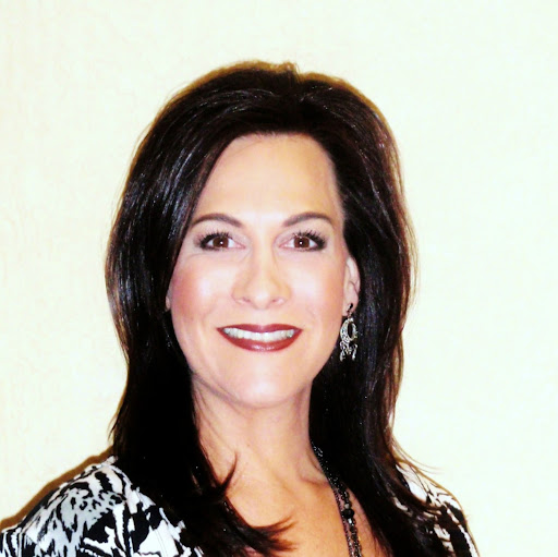 Michele Hunter Photo 33