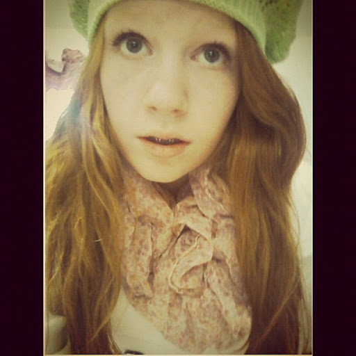 Katelyn Lewis Photo 9
