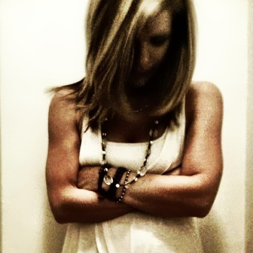 Kelly Buch Photo 23