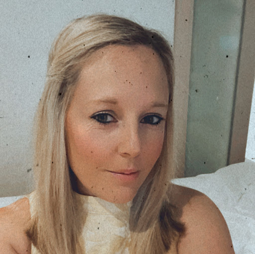 Samantha Daly Photo 25