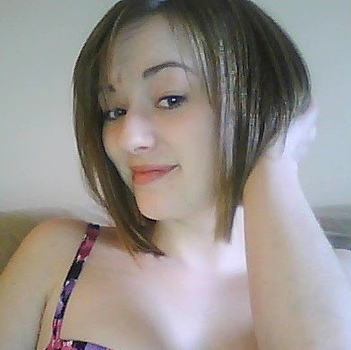 Miranda Lowe Photo 33
