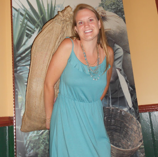 Elizabeth Day Photo 46