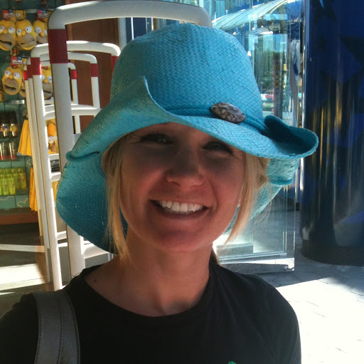 Amy Looney Photo 7