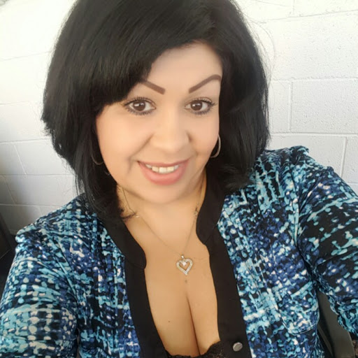 Debbie Salinas Photo 30
