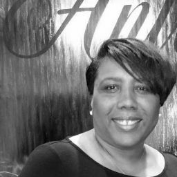 Tracie Williams Photo 9