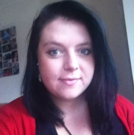 Holly Griggs Photo 27
