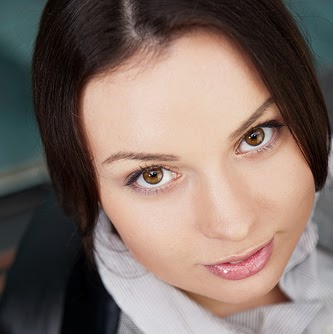 Elizabeth Garber Photo 5