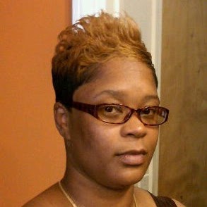 Leslie Tucker Photo 37