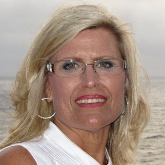 Julie Adkins Photo 35