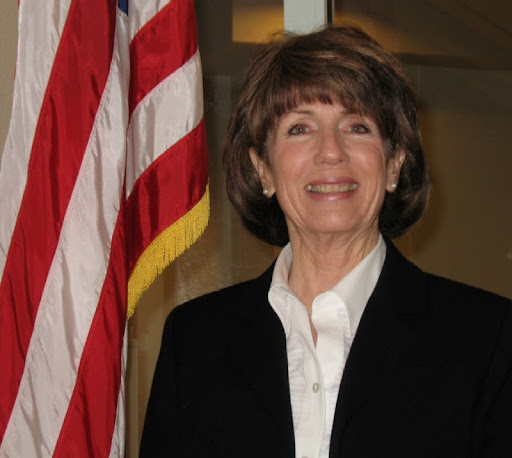 Susan Lucas Photo 25
