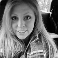 Elizabeth Dye Photo 31