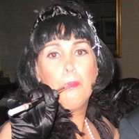 Leslie Levine Photo 11