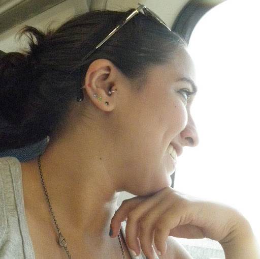 Kelly Rodrigues Photo 12
