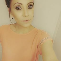 Amanda Roe Photo 37