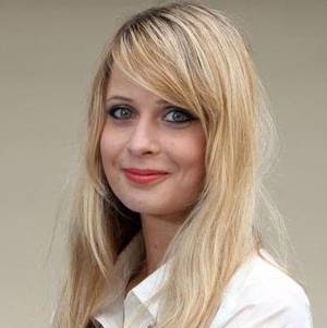 Laura Travis Photo 34