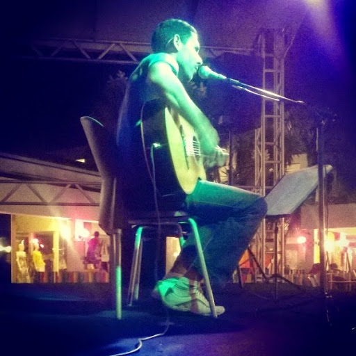 Ronald Fernandes Photo 32
