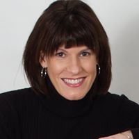 Gina Marshall Photo 21