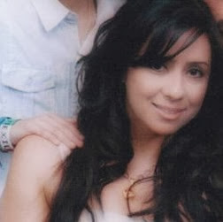 Gloria Reyes Photo 20