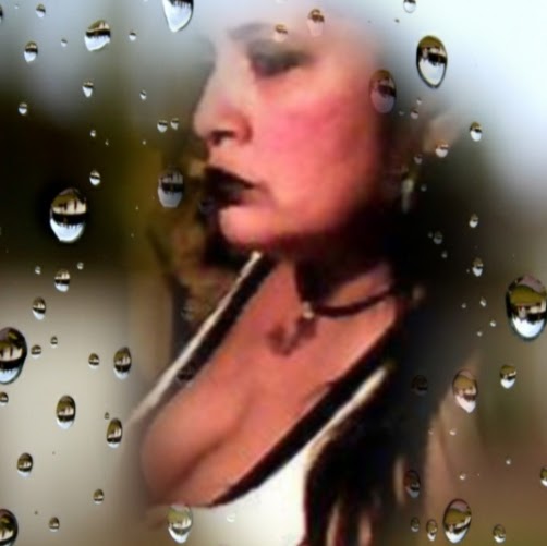Janet Robles Photo 21