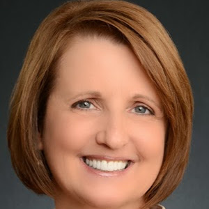 Gloria Buck Photo 10