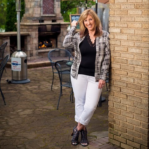 Lora Vance Photo 17