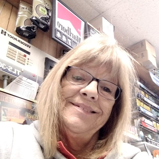 Linda Lambert Photo 29