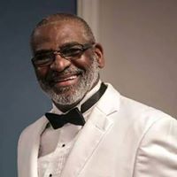 Gregory Lang Photo 32