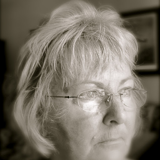 Linda Hansen Photo 14