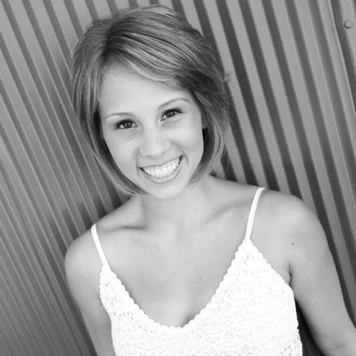 Beatrice Davis Photo 14